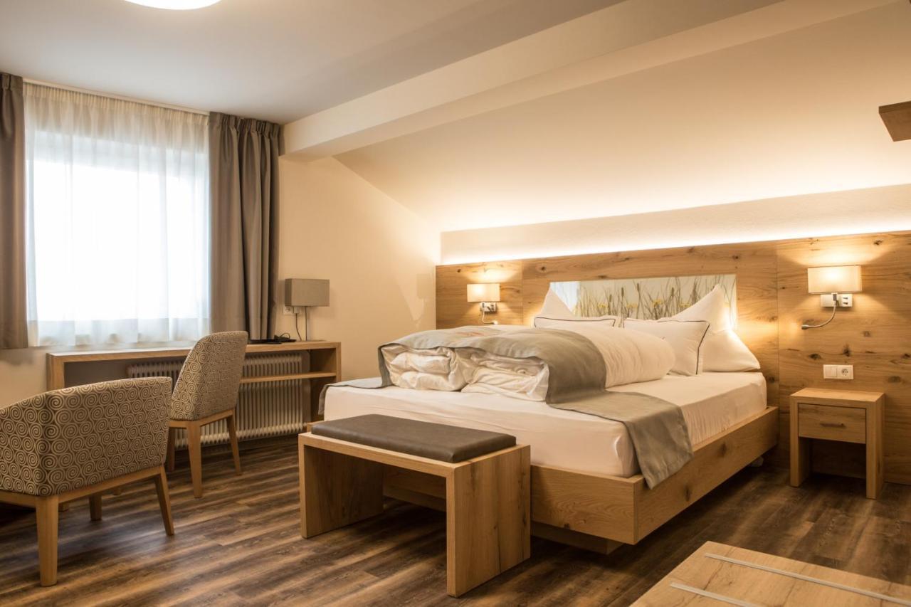 Der Walzl Hotell Lans Exteriör bild